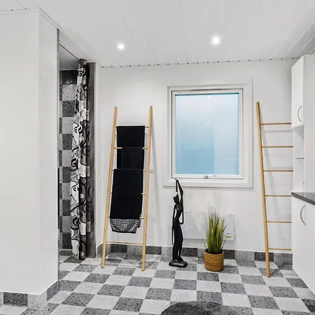 2 Bedroom Lovely In *