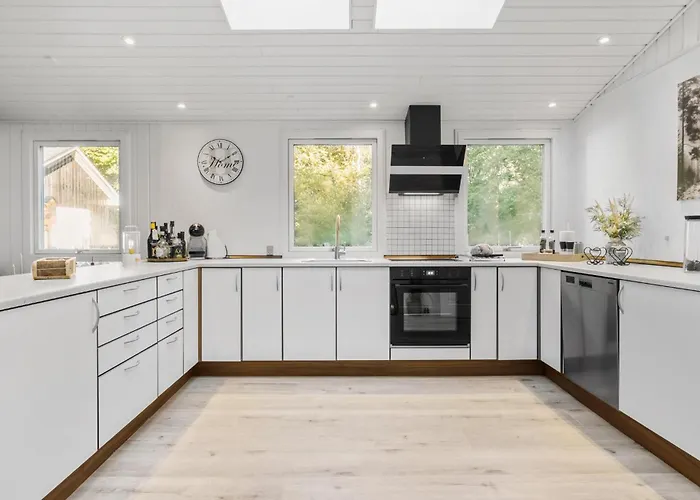 2 Bedroom Lovely In *
