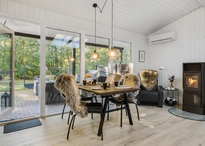 2 Bedroom Lovely In Ferienhaus